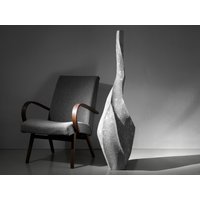 Hohe Skulpturale Vase, Akzent Für Zuhause, Moderne Skulptur von ThirdTreeLife