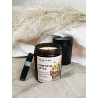 Kürbis Gewürz-Kerze, Soja Wachs Kerze Vegan Dekor Halloween Geschenk Für Sie - Herbst Deko-Kerze von ThirteenCandleStudio