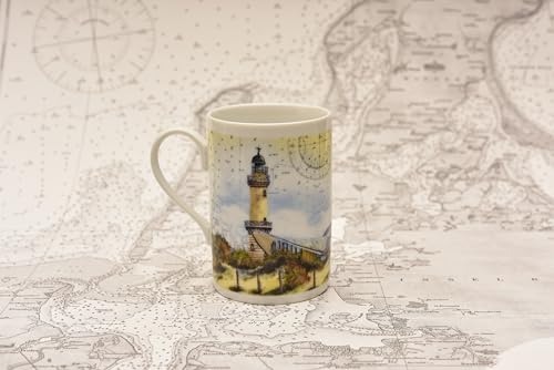 Thomas Kubitz Fine Art Porzellantasse mit Leuchtturm Warnemünde und Teepott von Thomas Kubitz Fine Art