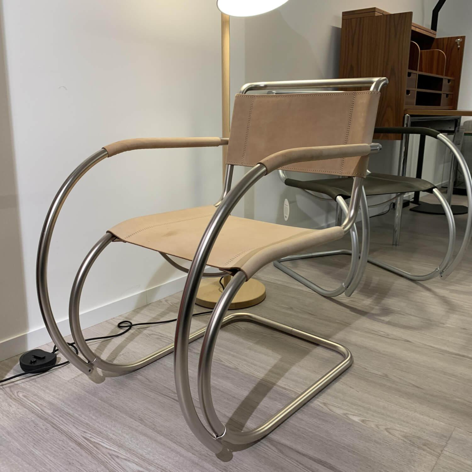 Thonet Armlehnstuhl S 533 Sonderedition Leder Rose Limitiert auf 100 von Thonet