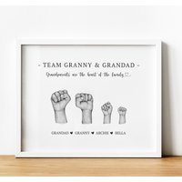 Personalisierter Fist Bump Familienbaum Druck, Personalisierte Familien-Hand-Illustration Muttertag/Vatertagsgeschenk, Bedeutungsvollen von ThoughtfulKeepsakeCo