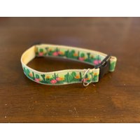 Blühender Kaktus Hundehalsband. Wüstenblumen von Threads4Pups