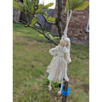 Makramee Fee Ornament Makramee Fee Ornament von ThreadsofHopeBtq