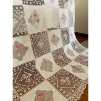 Nos Vintage Komplett Handgefertigt Im Wechsel Filet Spitze Toskana Besticktes Tischtuch Mit 6 Passenden Servietten, Shabby Chic von ThreadzandLace