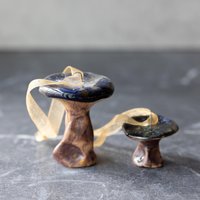 Rustikale Pilz Ornamente // Handgefertigte Keramik Hängepilze Einzigartige Weihnachtsverzierung von ThreeLittlePotters