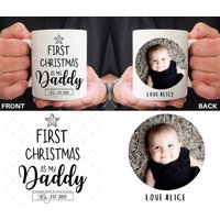 Daddy First Christmas Tasse, Fototasse 1st Weihnachtsgeschenk 2023, Neues Papa Geschenk, Geschenk Für Papa, Fotobecher, Babys Erstes Weihnachten von ThreeQuarks