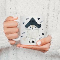 Halloween-Becher, Personalisierte Tasse, Halloween-Katze, Gruselige Jahreszeit, Lustige Kaffeetasse Uk, Gemütliche Geschenkidee Für Freund von ThreeQuarks