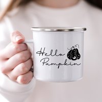 Halloween Personalisierte Emaille Tasse, Hello Kürbis, Camping Becher, Geschenk Für Halloween, Herbstzauber, Herbst Kaffeetasse Uk von ThreeQuarks