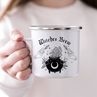 Hexen Brew Emaille Becher, Halloween Camping Geschenk Für Freund, Herbst Home Decor, Hygge Geschenk, Kaffeebecher Uk, Hexenbecher, Hokus Pokus von ThreeQuarks