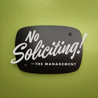 Mid-Century No Soliciting Sign - The Managment Individuell Ihr Text Laser Cut Typografie Retro Moderne Schrift Mid-Century No Soliciting Sign - The Managment Individuell Ihr Text Laser Cut Typografie Retro Moderne Schrift von ThreeStepsAhead