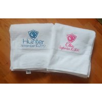 Monogrammiertes/Personalisiertes Ctr Wappentuch, Tauftuch, Taufgeschenk Monogrammiertes/Personalisiertes Ctr Wappentuch, Tauftuch, Taufgeschenk von ThreeThreadsSC