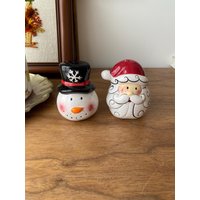 Vintage Schneemann & Weihnachtsmann Keramik Salz- Und Pfefferstreuer-Set - Feiertags-Küchendekor Weihnachtsgeschirr 1990Er Jahre Festliches von ThroughVintageEyesCo