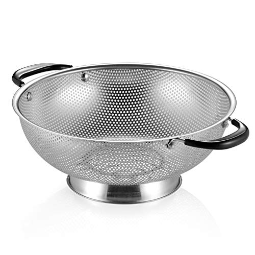 18/8 Edelstahlsieb, Leicht zu Greifen Mikroperforiertes 5-Quart-Sieb Ø 28 cm, Sieb mit Genieteten & Hitzebeständigen Griffen, BPA-frei, LFGB-Zugelassen. Ideal für Nudeln Pasta Gemüse und Obst 18/8 Edelstahlsieb, Leicht zu Greifen Mikroperforiertes 5-Quart-Sieb Ø 28 cm, Sieb mit Genieteten & Hitzebeständigen Griffen, BPA-frei, LFGB-Zugelassen. Ideal für Nudeln Pasta Gemüse und Obst von Tiawudi