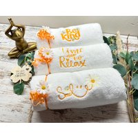 Besticktes Handtuch Mit Spruch, Geschenkidee Wellness Und Bad, Personalisiertes Für Freundin, Mama, Spa & Relax Geburtstag Geschenk von TibasZaubernadel