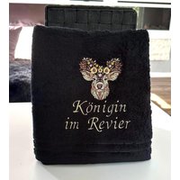 Handtuch "Königin Im Revier" - Personalisiertes Geschenk Mit Hirschmotiv Jagd Deko Wildtier Stickerei Damen Jagd- Geburtstag von TibasZaubernadel