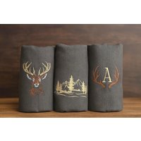 Personalisiertes 3Er Geschirrtuch-Set Mit Hirsch, Wald - Initiale Im Geweih-Bestickt-Landhausstil Geschenk Für Mama Oma Papa & Naturfreund von TibasZaubernadel