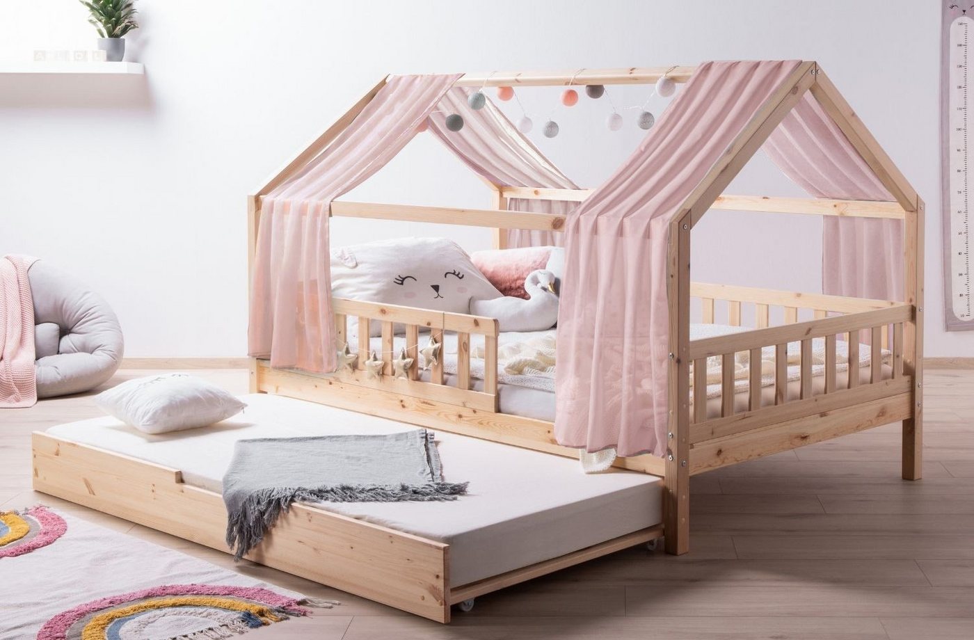 Ticaa Hausbett Kinderbett Hausbett Kim" inkl. Zusatzbett Kiefer (Set, Hausbett mit Tüll-Set und Zusatzbett), Hausbett inkl. Rausfallschutz, höhenverstellbar" von Ticaa