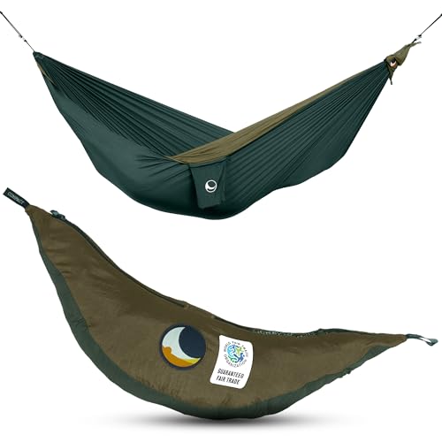 Fair Trade & handgemachte Original-1-2-Personen-Leicht-Hängematte DUNKELGRÜN/ARMEEGRÜN für Reisen, Camping und Alltag, XL 3,2 * 2m, nur 600g, aus Fallschirmseide, Set-Up < 1 min. von Ticket to the Moon