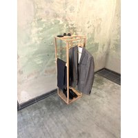 Gentleman's Valet Stand - Designer Stummer Diener Handgefertigt in Berlin Aus Eiche Oder Nussbaum Tb.28 Gentleman's Valet Stand - Designer Stummer Diener Handgefertigt in Berlin Aus Eiche Oder Nussbaum Tb.28 von TidyboyBerlin
