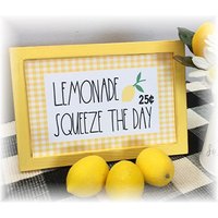 Lemonade Squeeze The Day Gerahmtes Holzschild Für Abgestufte Tabletts von TieredTrayTreasures
