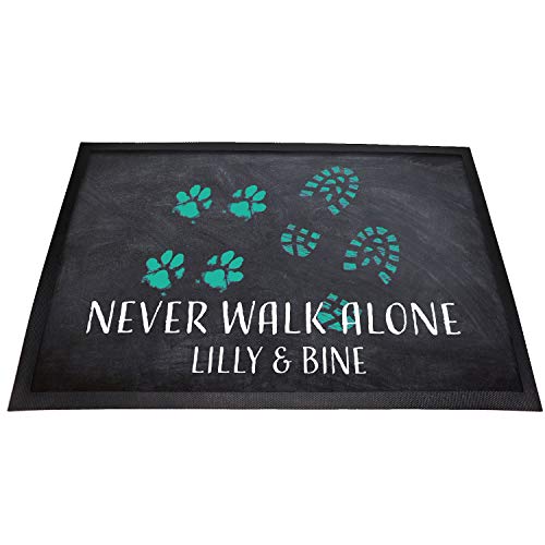 Tierisch-tolle Geschenke Hundefan Design Fußmatte Never Walk Alone inklusive Wunschnamen | rutschfest | Waschbar | (Anthrazit/Türkis) von Tierisch-tolle Geschenke