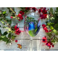 Handbemalte Kolibri Weinglas, Geschenk, Weihnachtsgeschenk Für Mama, Weingläser Personalisiert, Jubiläumsgeschenk, Muttertagsgeschenk von TiffanyArtCanada