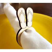 Flip Flops Holz Serviettenringe, Sommerparty, 4. Juli Party, Dinner Brautparty, Laser Cut Set 4, 8, 12 Flip Flops Holz Serviettenringe, Sommerparty, 4. Juli Party, Dinner Brautparty, Laser Cut Set 4, 8, 12 von Tiffzippy