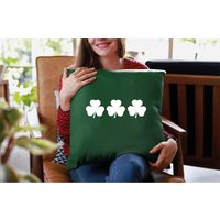 Shamrock-Kissen, Kleekissen, St Patricks Day Decor, Shamrock-Dekor, Klee-Dekor, Geschenk, Grünes Kissen, Dekoratives Kissen von TigerCoDesigns