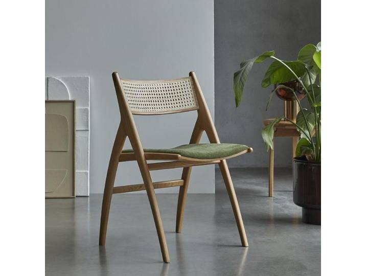 Stuhl aus massiver Eiche und grünem Samt - Grün - Fabric Stuhl aus massiver Eiche und grünem Samt - Grün - Fabric von Tikamoon