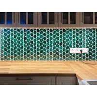 Keramikfliesen Für Küchenrückwand Oder Badezimmerwand - Handgefertigte Keramik in Blattform Smaragdfarbe 1 M2 von Tileme