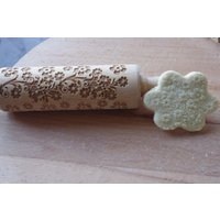 Mini-Laser Gravierter Teigroller Mit Blumenmotiven-4 von TiliaRollingPins