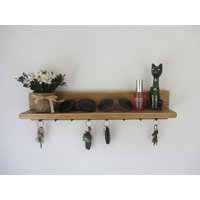 60cm Rustikale Kiefer 8 Haken Schlüsselhalter Mit Regal, Küchenregal/Eingang Organizer von TimberWizards