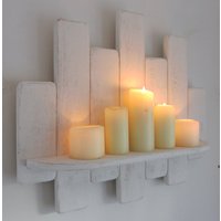66 cm Shabby Chic Distressed White Floating Regal/Led Kerzenhalter Wandleuchte Aus Altbewörten Palettenholz von TimberWizards