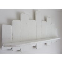 80cm Shabby Chic Distressed Weiß Reclaimed Palettenholz Floating Regal von TimberWizards