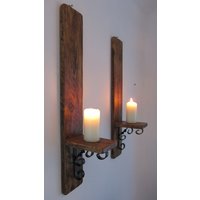 Paar Aus Altholz Rustikale Wandlampen Mit Dekorativem Schwarzen Schmiedeeisenhalter Kerzenhalter Paar Aus Altholz Rustikale Wandlampen Mit Dekorativem Schwarzen Schmiedeeisenhalter Kerzenhalter von TimberWizards