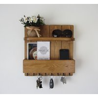 Rustikaler Reclaimed Kiefernholz Organizer 8 Haken Schlüsselhalter Mit Regal Und Briefständer Post Caddy 7 Farben Verfügbar von TimberWizards