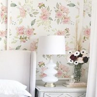 Aquarell Florale Tapete. 4 Optionen Verfügbar Abziehen Und Aufkleben Oder Traditionelle Akzentwand von TimberleaMinimal