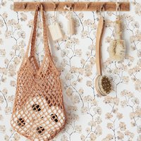 Cremige Blumentapete. Abnehmbares Peel + Stick Und Traditionelle Wallpaper-Optionen. 62 cm. Aktualisiert von TimberleaMinimal