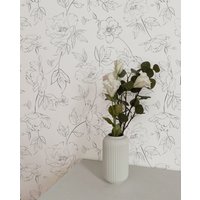 Dainty Floral Line Wallpaper. Peel & Stick Und Traditionelle Wallpaper-Optionen. Abnehmbar. Mehrere Farben Erhältlich. 62 cm von TimberleaMinimal