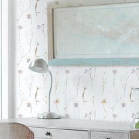 Gepresste Blumen Wallpaper. Getrocknete Frühlingsblumen Tapete. Tapete Abziehen Und Aufkleben Und Traditionell Eingeklebt. Akzentwand von TimberleaMinimal