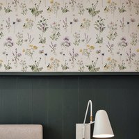 Hochsommerliche Blumentapete. Maßgeschneidert. Tapete Abziehen Und Aufkleben. Traditionelle Optionen Verfügbar. Abnehmbar. Akzentwand von TimberleaMinimal