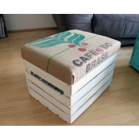 Vintage Hocker Obstkiste Mit Kaffeesack Sitz Rustikale Holzkiste Original Kaffeesack Sitzhocker Jute Polster Holz Truhe Geschenk Zum Einzug von TimbertWoodDesign