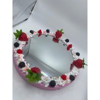 Handgemachter Dekospiegel „Berry Delight" von TimeTorte