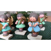 Lot Von 7 Vintage Deutsche Holzengel Weihnachtsschmuck, Musikband von Timetosellmyvintage