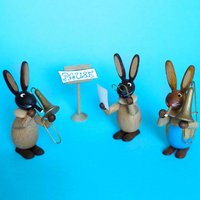 Vintage Erzgebirge Osterhasenband Handbemalte Holzdekoration Vintage Erzgebirge Osterhasenband Handbemalte Holzdekoration von Timetosellmyvintage