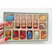 Vintage Osterschmuck Handbemalte Holzminiaturen, 14Er Set Vintage Osterschmuck Handbemalte Holzminiaturen, 14Er Set von Timetosellmyvintage
