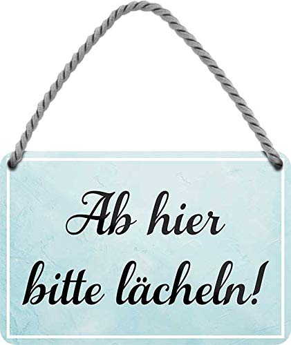 Tin Sign Hängeschild Blechschild 18x12 cm Ab Hier Bitte lächeln Wand + Tür Schild Deko Haus + Garten Büro Laden Bar Kneipe Pub mit Kordel + Saugnapf H013 … von Tin Sign