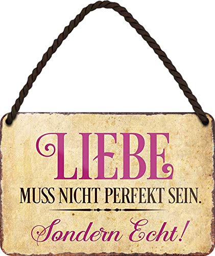 Tin Sign Hängeschild Blechschild 18x12 cm Liebe muss Nicht perfekt Sein sondern ECHT lustiger Spruch Familie Beziehung Wand + Tür Deko Haus + Wohnung Büro Arbeit Bar Kneipe mit Kordel + Saugnapf H001 von Tin Sign