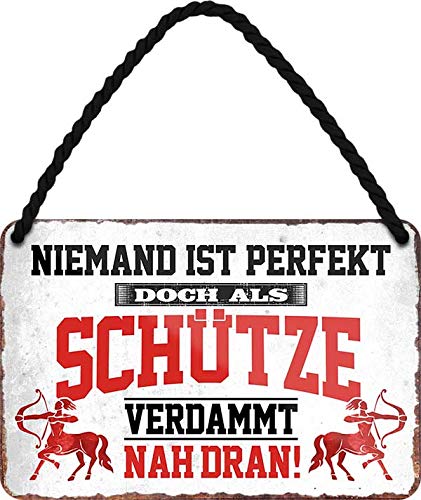 Tin Sign Hängeschild Blechschild 18x12 cm Niemand ist perfekt doch als Schütze verdammt nah dran Sternzeichen Eigenschaften Geburtstag Geschenk Haus + Heim Bar Kneipe mit Kordel + Saugnapf H003 Tin Sign Hängeschild Blechschild 18x12 cm Niemand ist perfekt doch als Schütze verdammt nah dran Sternzeichen Eigenschaften Geburtstag Geschenk Haus + Heim Bar Kneipe mit Kordel + Saugnapf H003 von Tin Sign