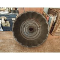Antike Zinn Form/Primitive Pudding Kuchen Vintage Metall von TinaTreasureTrinkets